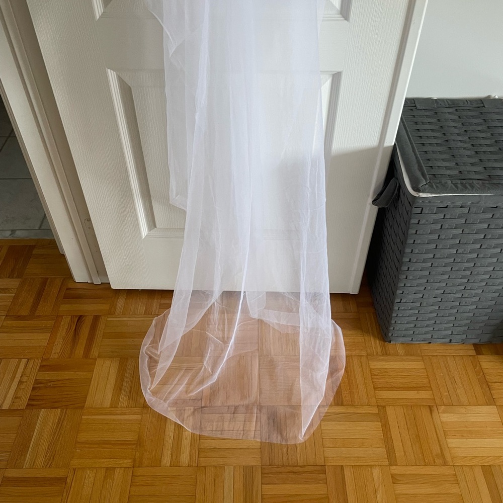 Floor-Length White Wedding Veil with Blusher - Picture 5 of 10